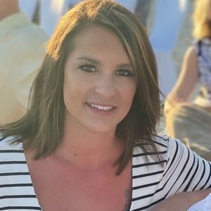 Meet your Posher, Becky